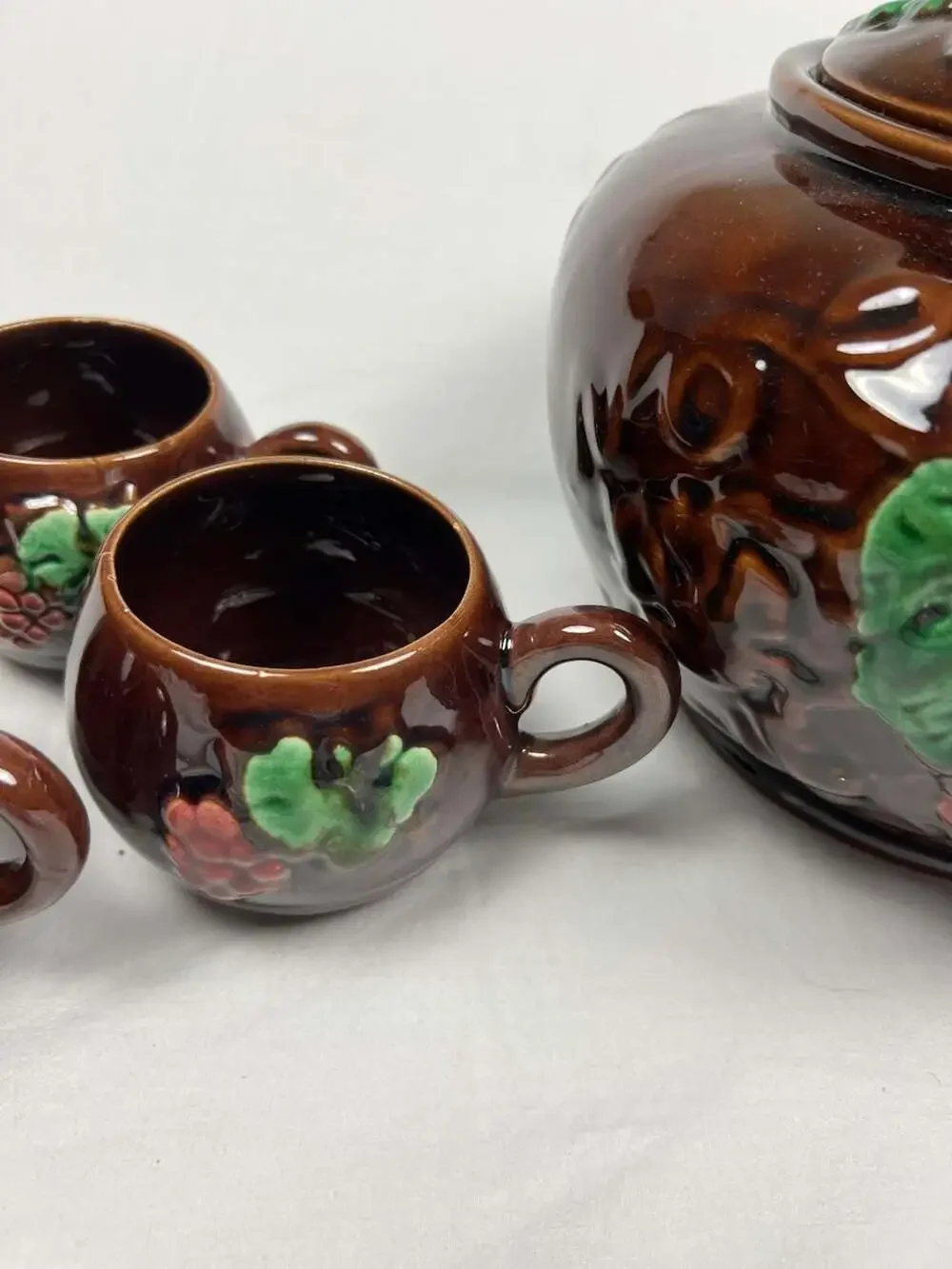 Vintage Japanese Redware Moriage Grape and Leaf Bean Pot Set with 6 Cups